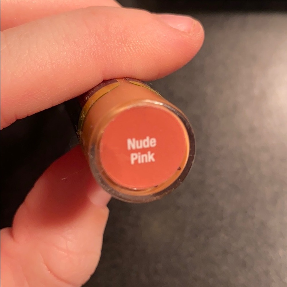Nude pink lipsense